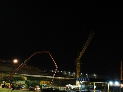 天工公司土建十五项目部陕煤技术研究院一期项目昼夜施工马不停蹄