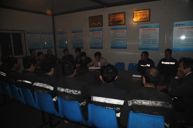 掘进公司随机检查传导压力紧绷一线安全弦