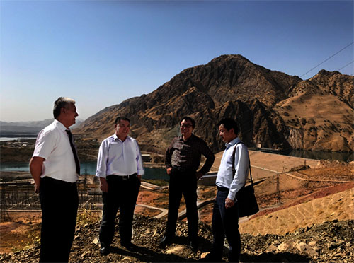 董事长宁兴刚节前赴海外慰问指导