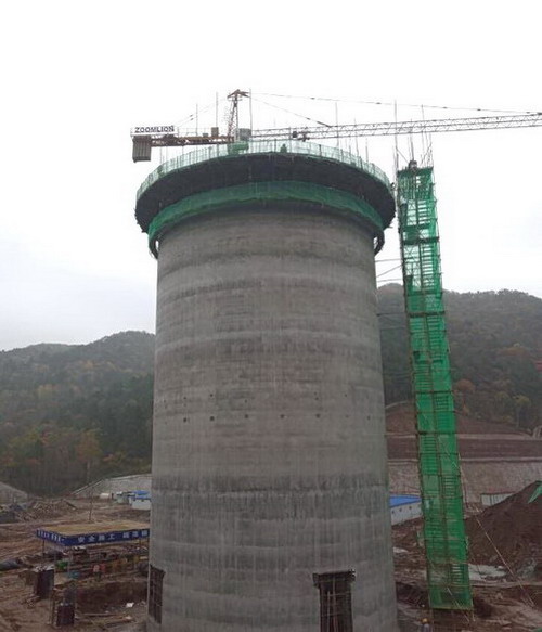 攻克施工难题  全力追赶超越