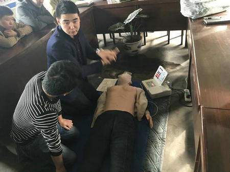 洗选煤运营公司开展模拟人现场紧急救护基础知识讲解