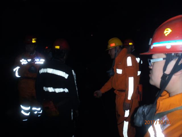 掘进公司百米井下现场会找问题 定标准 鼓士气