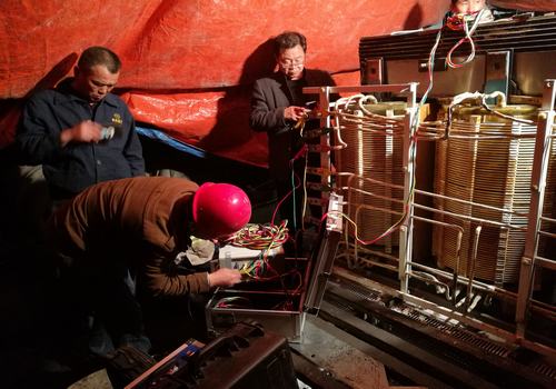 设备租赁中心连夜试验为客户解燃眉之急