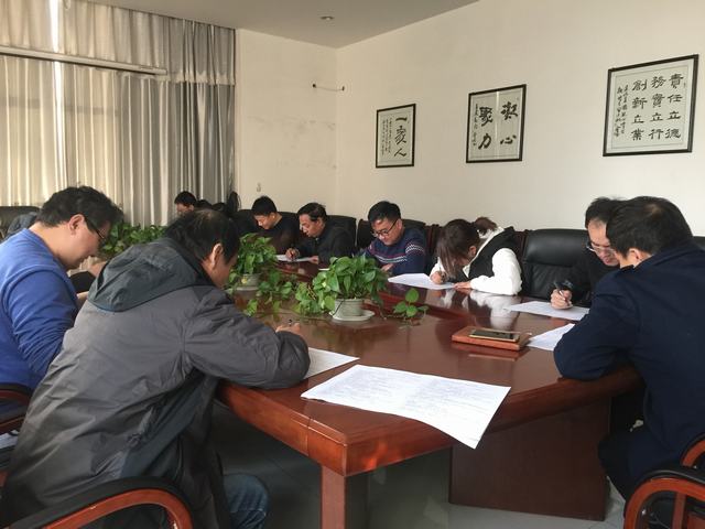 掘进公司组织专题考试提高法制意识降低经营风险