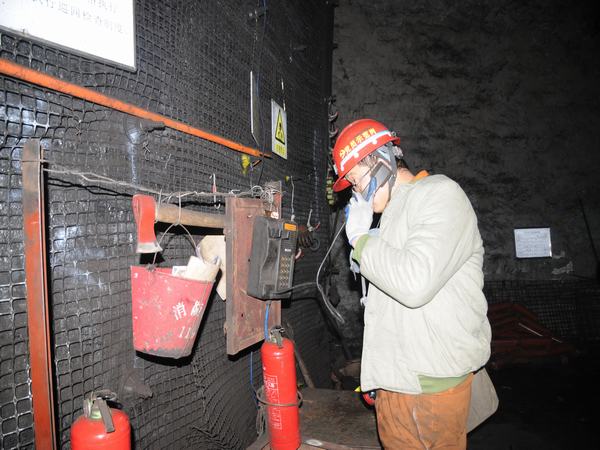 掘进公司：贯彻十九大  党员在行动