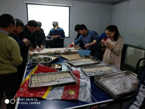 洗选煤运营公司：为职工包上冬至暖心饺子