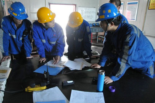 聚力搏“寒冬” 奋进勇争锋