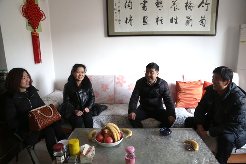 铜川分公司春节前慰问困难职工