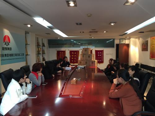 矿建二公司全体女职工欢度三八妇女节