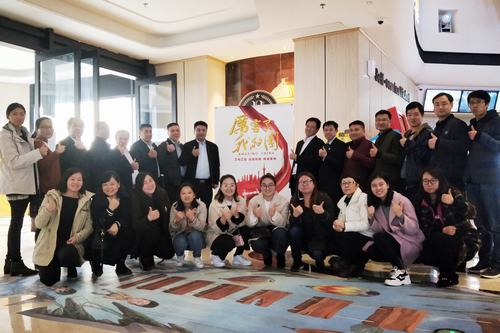 矿建二公司组团观看《厉害了，我的国》 为祖国打CALL