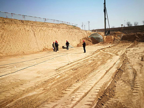 天工公司蒲城清源小区紧抓施工 顺利通过基础验槽