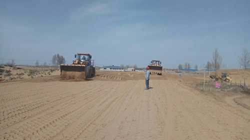 紧抓黄金施工季节 加快推进施工进度