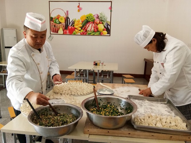 矿建三公司员工食堂精细化管理打造“放心食堂”