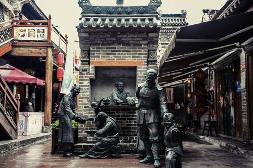 古城，春光里我向你走来