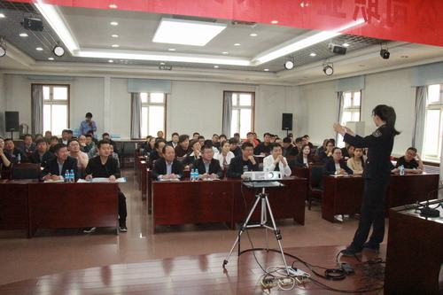 铜煤公司以培训为依托全面加强人才队伍建设