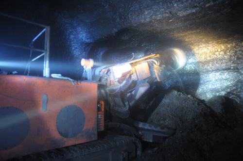 掘进公司柠条塔北翼3-1胶运大巷正式动工