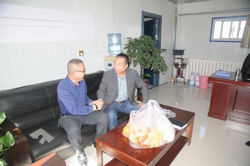 掘进公司：五一前夕走访慰问劳动模范