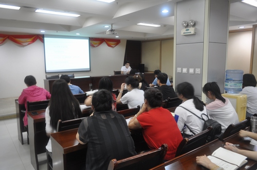 陕煤建设路桥分公司开班专治“新闻报道”疑难杂症