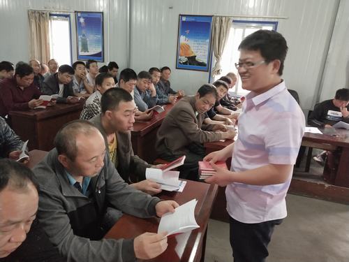 陕煤建设掘进公司:与员工积极互动 咨询日消除安全疑惑