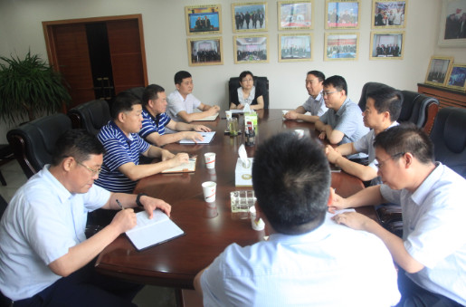 物资集团董事长郭旭东一行来我公司交流座谈