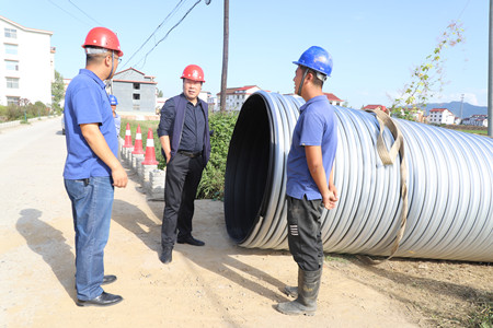 施工大干不打烊 安全检查不放松