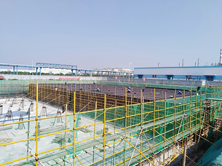 陕煤建设天工公司土建六部高质量推进蒲城清洁能源生产缓冲池工程树形象