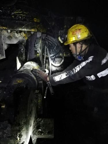 陕煤建设掘进公司:红柳林项目部辅运巷道标准贯通不留尾