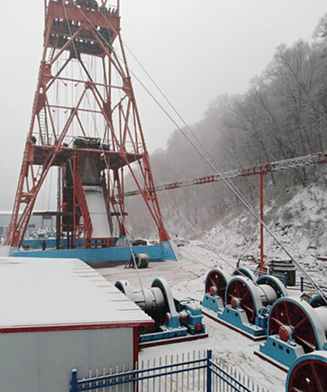 风雪中鏖战关山