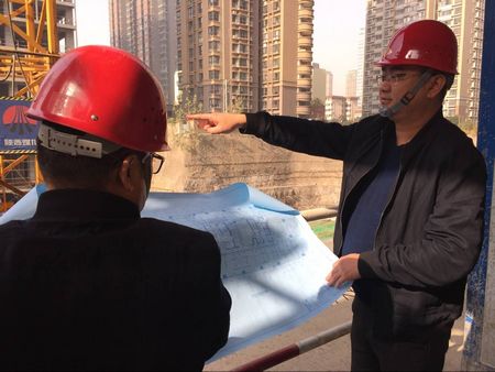 扎根一线 坚守工地好男儿