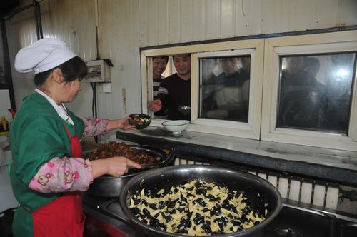 陕煤建设掘进公司:建“铁军”不忘职工冷暖