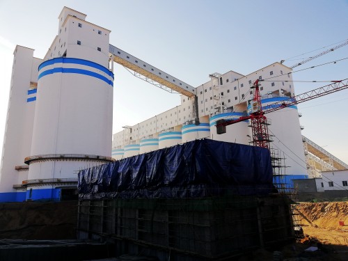 陕煤建设澄合分公司承建的小保当选煤厂5A、5B转载点工程顺利封顶