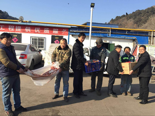 冬日送祝福  情暖职工心