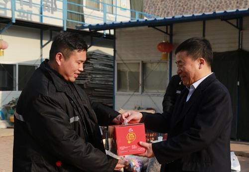 陕煤建设铜川分公司领导春节前夕深入基层走访并慰问困难职工