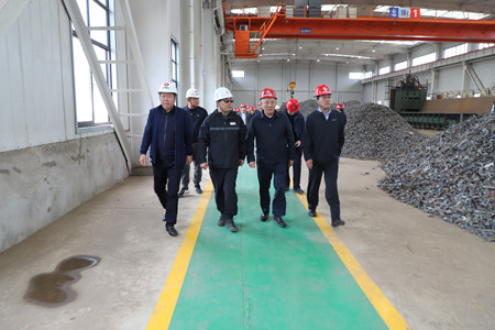 中国机械冶金建材工会组团参观陕煤建设施工的龙钢宝轧汉中基地厂房项目