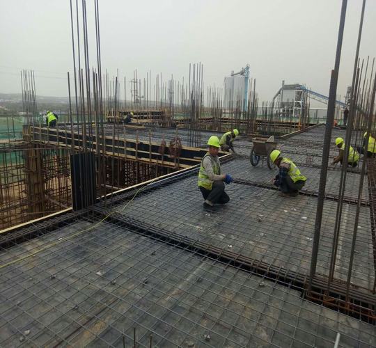 安全中求生产一顺百顺 隐患里强冒险一挫再挫