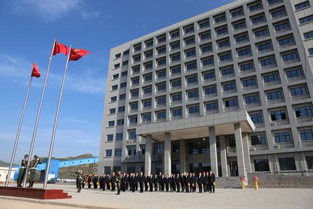 陕煤建设天工公司土建七部承建的彬长铁路运输公司综合楼一次性验收合格