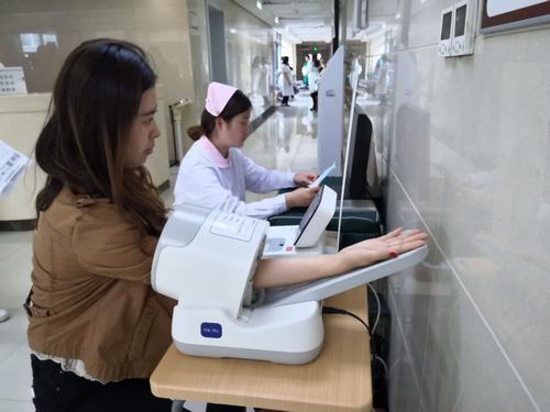 陕煤建设矿建二公司为职工送上健康大礼包