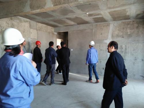 陕煤建设铜煤公司承建的铜煤二号白桦林小区1#、3#楼工程顺利竣工验收