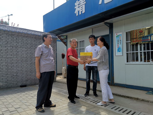 陕煤建设公司情系一线“送清凉”