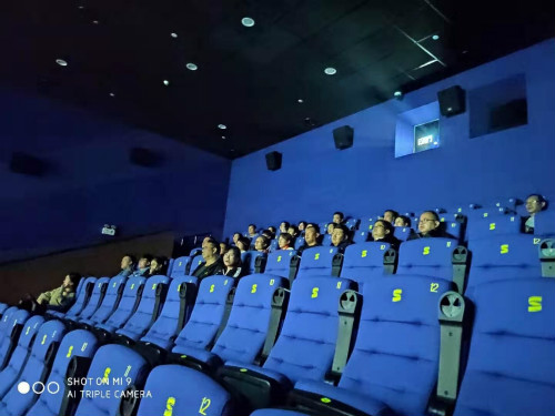 陕煤建设机电安装公司组织观影《我和我的祖国》