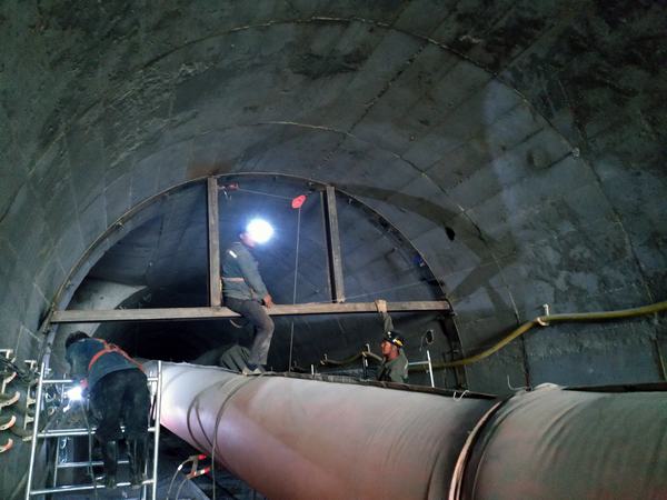 陕煤建设矿建二公司：硬队伍啃下“硬骨头”