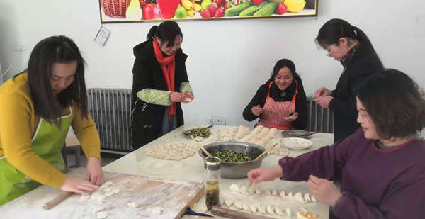 建设集团各单位冬至饺子香 情浓聚一堂