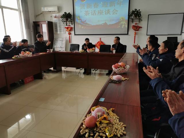 杨让顺将新春祝福送到基层一线职工心坎上