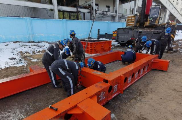 陕煤建设洗选煤运营公司红柳林洗煤厂项目部312破碎机安装工程顺利完工