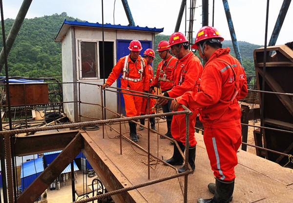 陕煤建设矿建三公司现场检查督促“安全月活动”深入开展