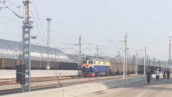 陕煤建设韩城分公司燕家塔煤炭物资集运公司煤台及铁路专用线环保扩能改造项目正式开通运营