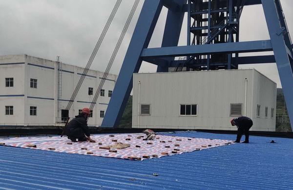 陕煤建设洗选煤运营公司安装第二项目部：雨中的赞歌