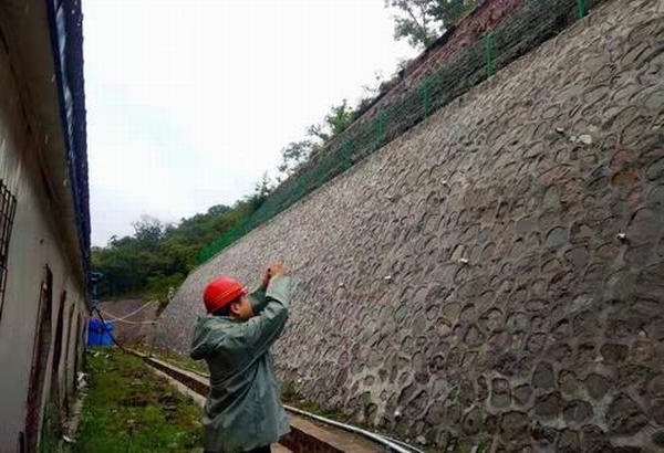 陕煤建设矿建二公司冶坪项目部多举措筑牢“雨季三防”安全墙