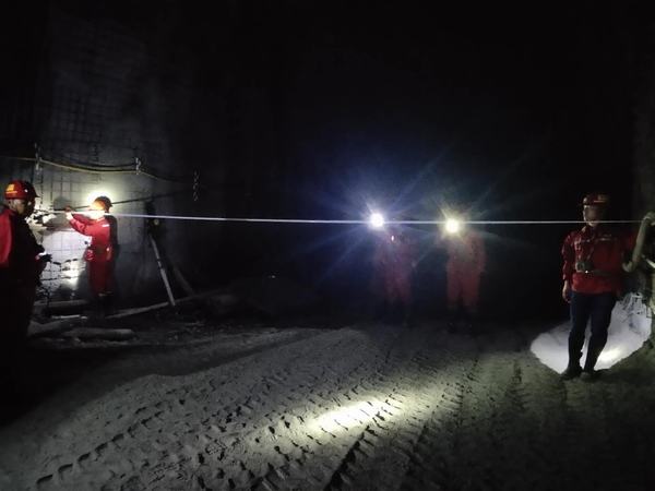 陕煤建设矿建二公司王峰回风立井变电所顺利通过检查验收