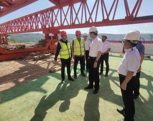 咸阳市纪检委书记莅临银西高铁彬州东站前广场项目检查指导工作